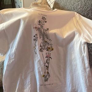 Short fitting t shirt made by obsessive love from recycled materials